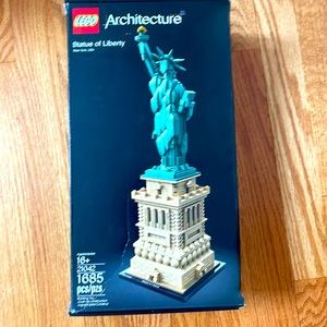 Lego state of liberty architecture box - 16 + brand new